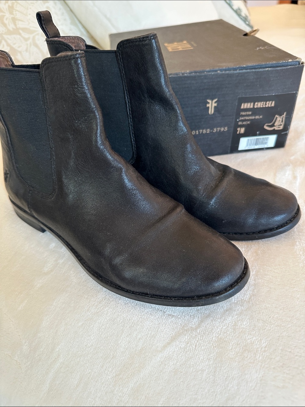 Frye Anna Chelsea Black Boots 7 Med